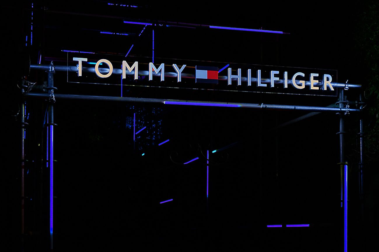 TOMMY HILFIGER | Gallery Image